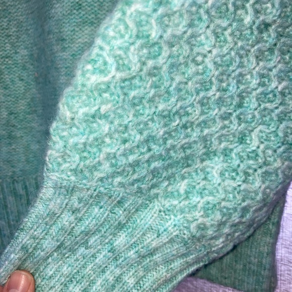 NWT Jcrew honeycomb puff sleeve sweater - Picture 3 of 10